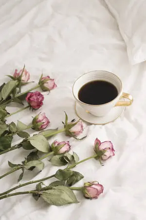 Gorgeous Vintage Flower Aesthetic Bed
