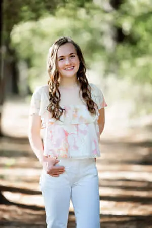 Senior Girl White Aesthetic Nature Pictures