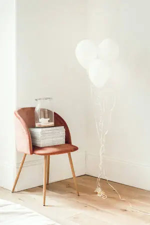 White Aesthetic Balloons